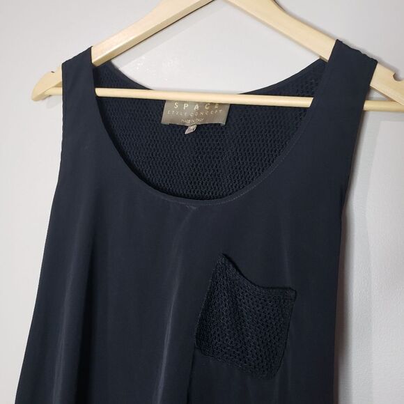 🦋3/$25 Space Style Concept Medium Black Sleeveless Mesh Layered Top - Picture 2 of 11